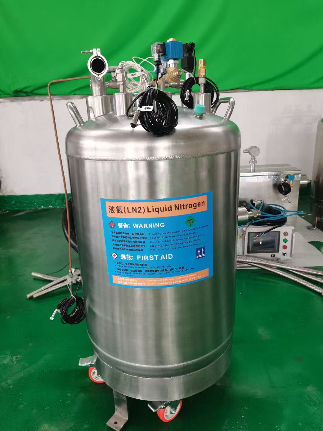 液氮容器